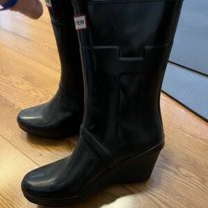 Hunter Women's Black Wedge Rain Boots
